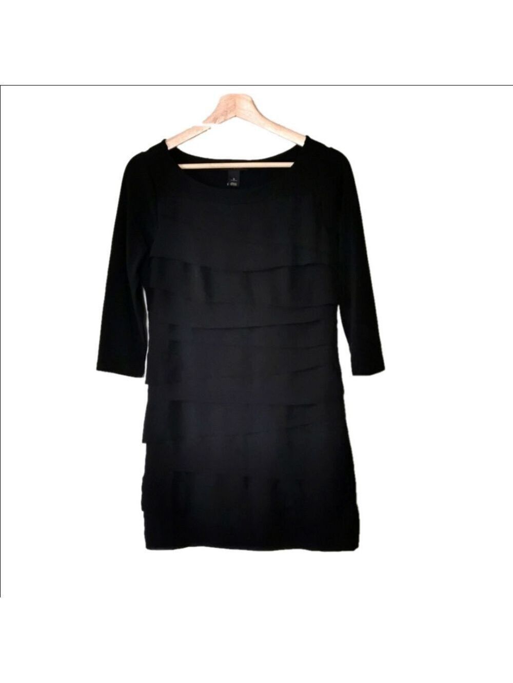 White House Black Market ruffled dress. Size small.
